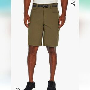 Orvis Men's Cargo Shorts in green